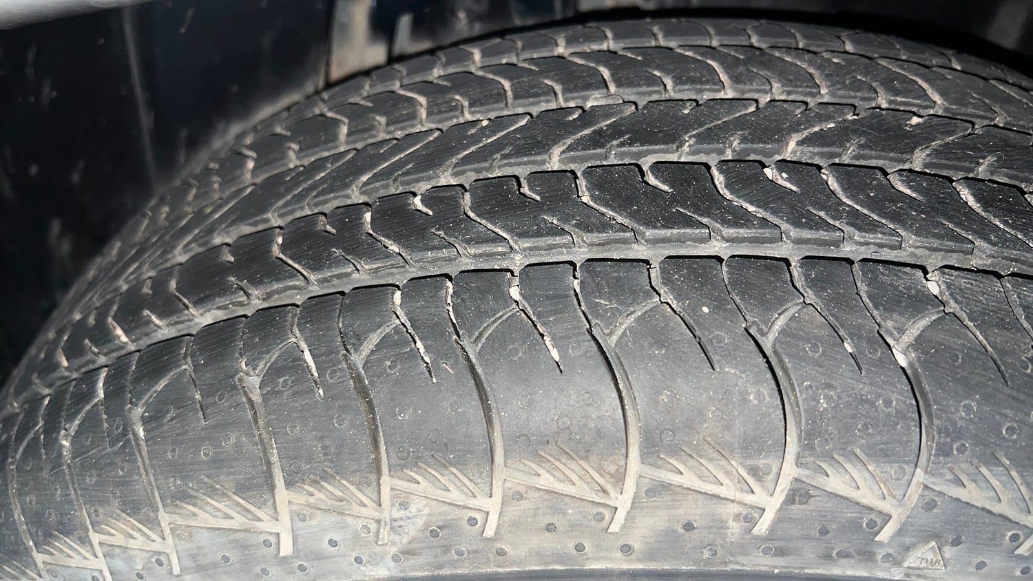 Used 2024 Mahindra XUV 3XO AX5L 1.2 Petrol Petrol Manual tyres LEFT REAR TYRE TREAD VIEW