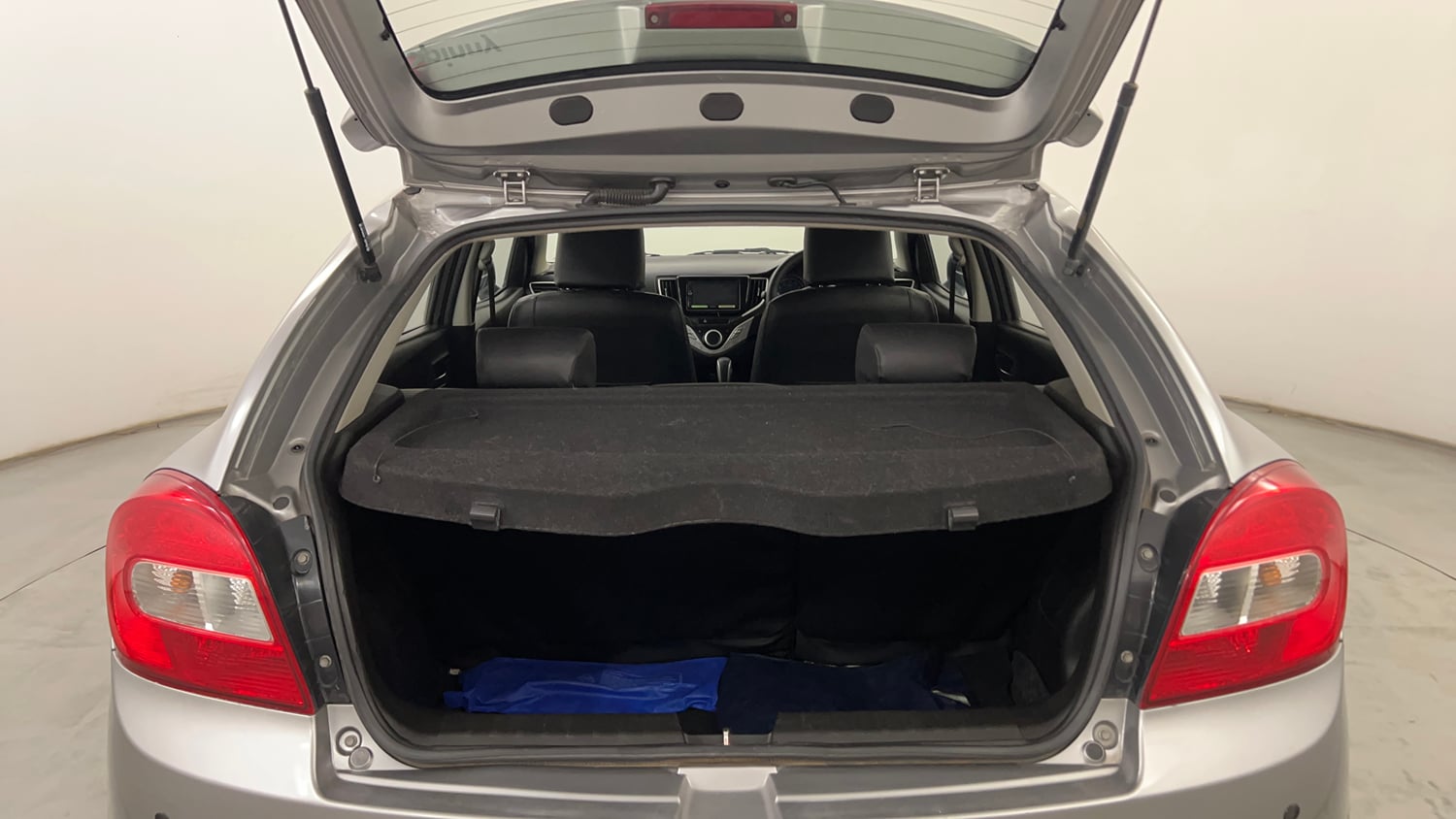 Used 2017 Maruti Suzuki Baleno Delta 1.2 AT Petrol Automatic interior DICKY INSIDE VIEW