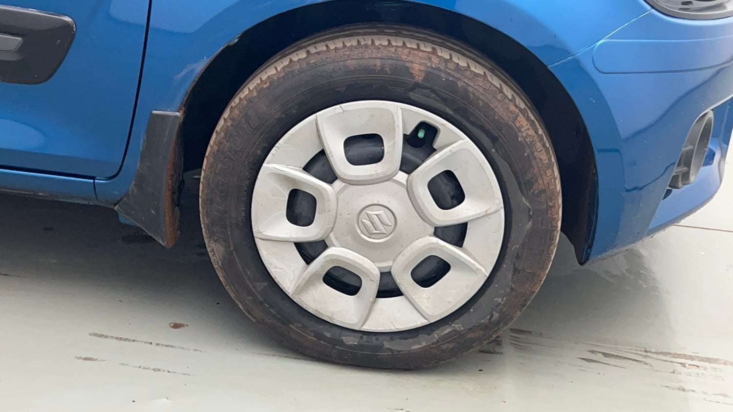 Used 2017 Maruti Suzuki Ignis Delta 1.2 MT Petrol Manual tyres RIGHT FRONT TYRE RIM VIEW