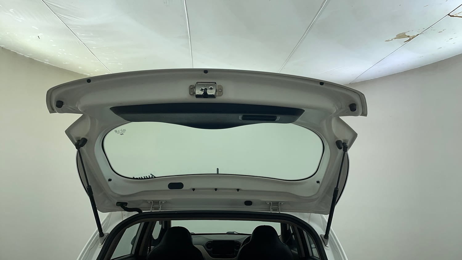 Used 2019 Hyundai Grand i10 Magna 1.2 Kappa VTVT Petrol Manual interior DICKY DOOR OPEN VIEW