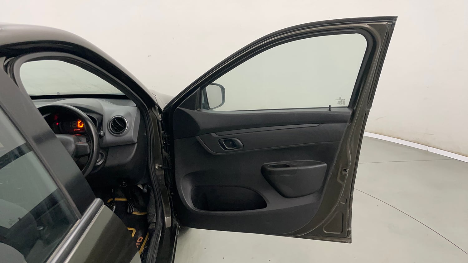 Used 2018 Renault Kwid 1.0 RXT Petrol Manual interior RIGHT FRONT DOOR OPEN VIEW
