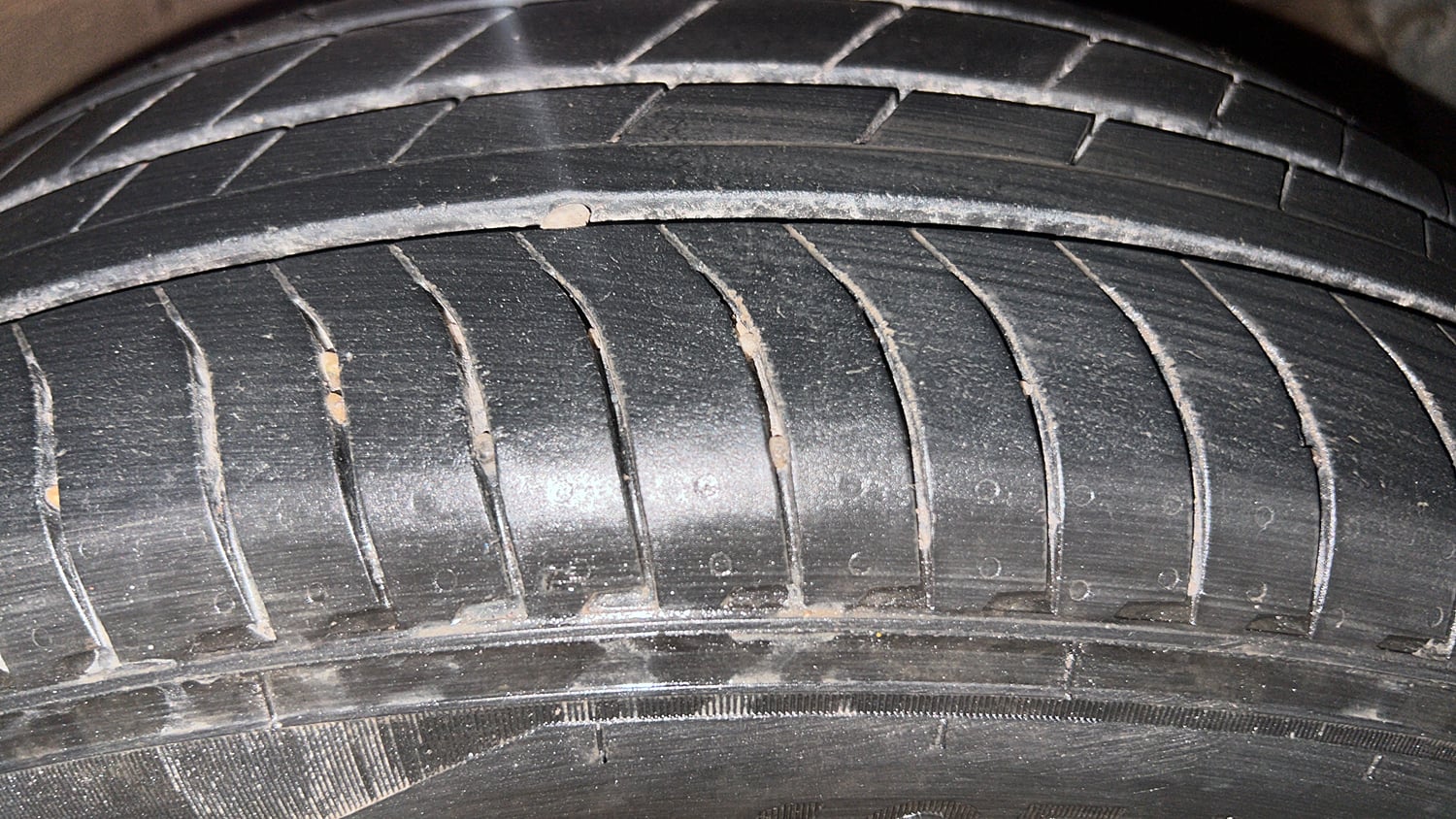 Used 2025 Maruti Suzuki Dzire ZXi Plus Petrol Manual tyres RIGHT FRONT TYRE TREAD VIEW