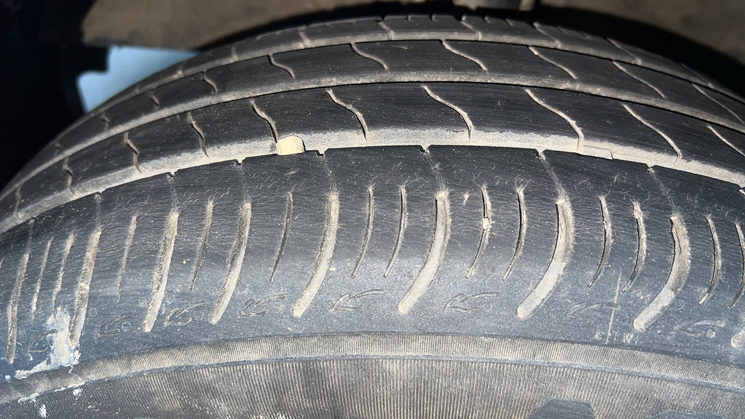 Used 2018 Maruti Suzuki Baleno Delta 1.3 Diesel Manual tyres LEFT FRONT TYRE TREAD VIEW