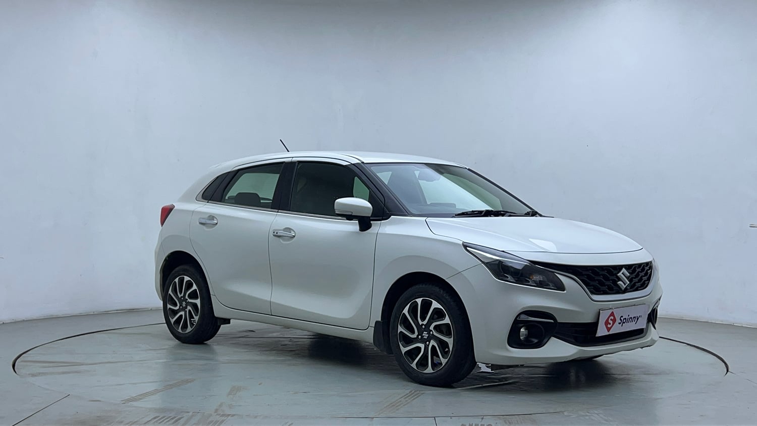 Used 2022 Maruti Suzuki Baleno Alpha MT Petrol Manual exterior RIGHT FRONT CORNER VIEW