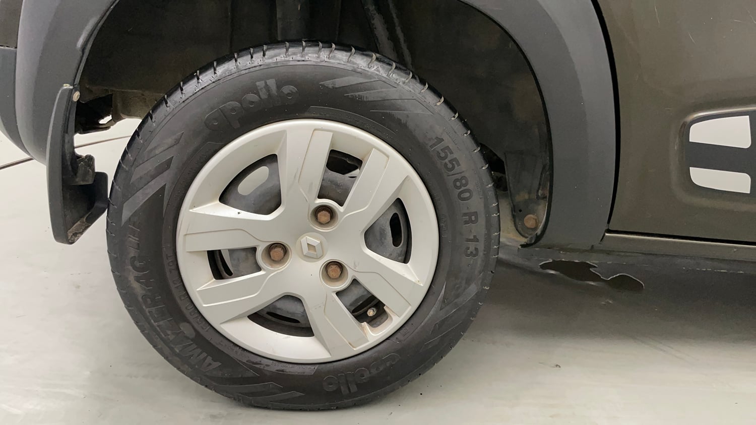 Used 2018 Renault Kwid 1.0 RXT Petrol Manual tyres RIGHT REAR TYRE RIM VIEW
