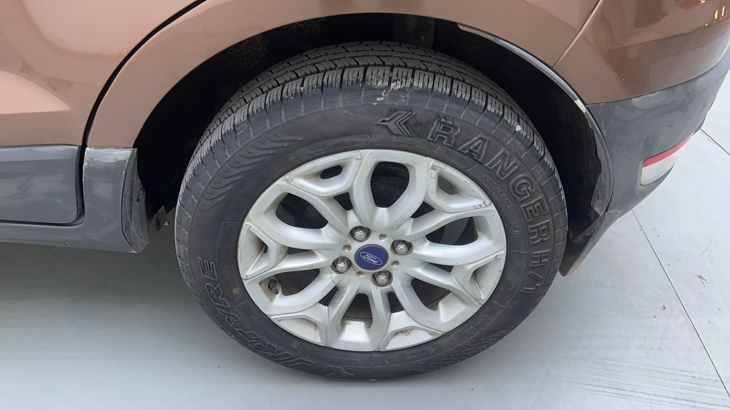Used 2016 Ford EcoSport Titanium 1.5L Ti-VCT AT Petrol Automatic tyres LEFT REAR TYRE RIM VIEW