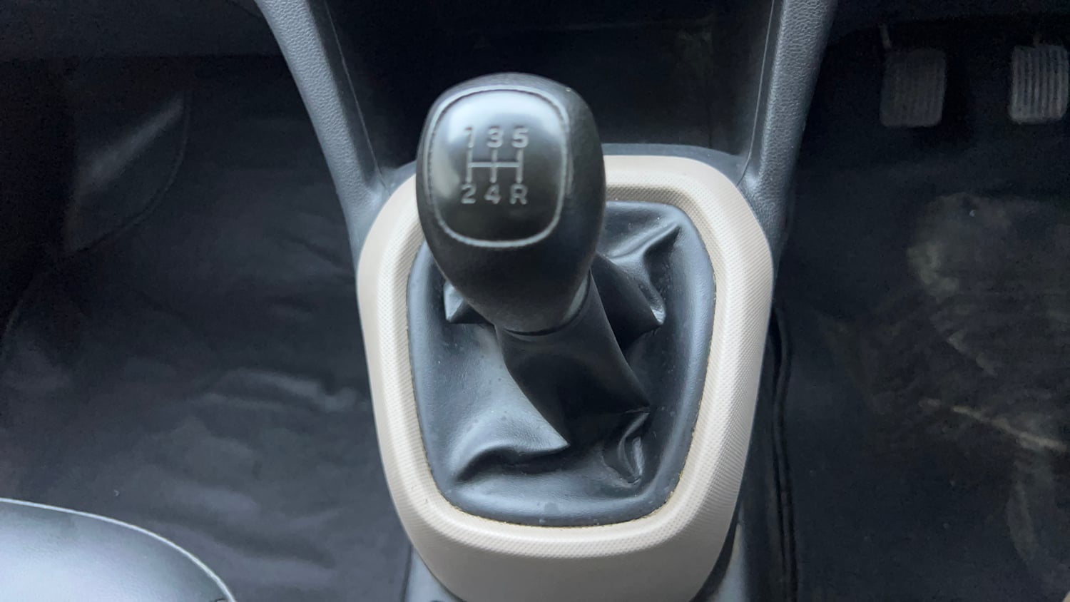 Used 2017 Hyundai Grand i10 Magna 1.2 Kappa VTVT Petrol Manual interior GEAR  KNOB VIEW