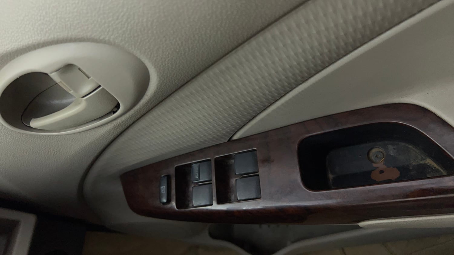 Used 2014 Toyota Etios G Petrol Manual top_features Power windows