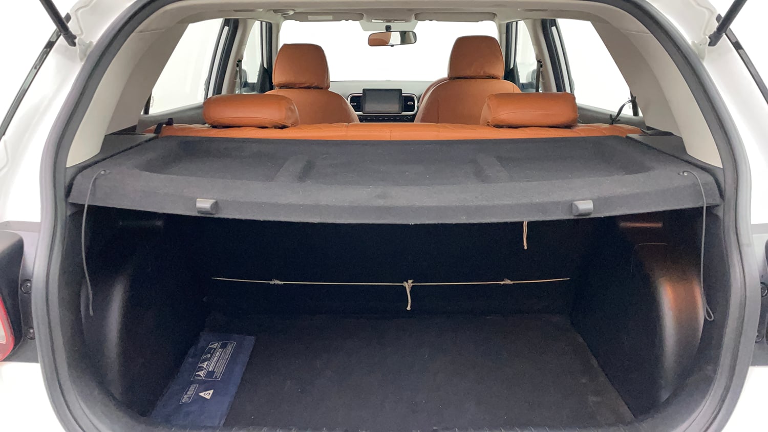 Used 2022 Hyundai Venue SX 1.5 CRDi Diesel Manual interior DICKY INSIDE VIEW