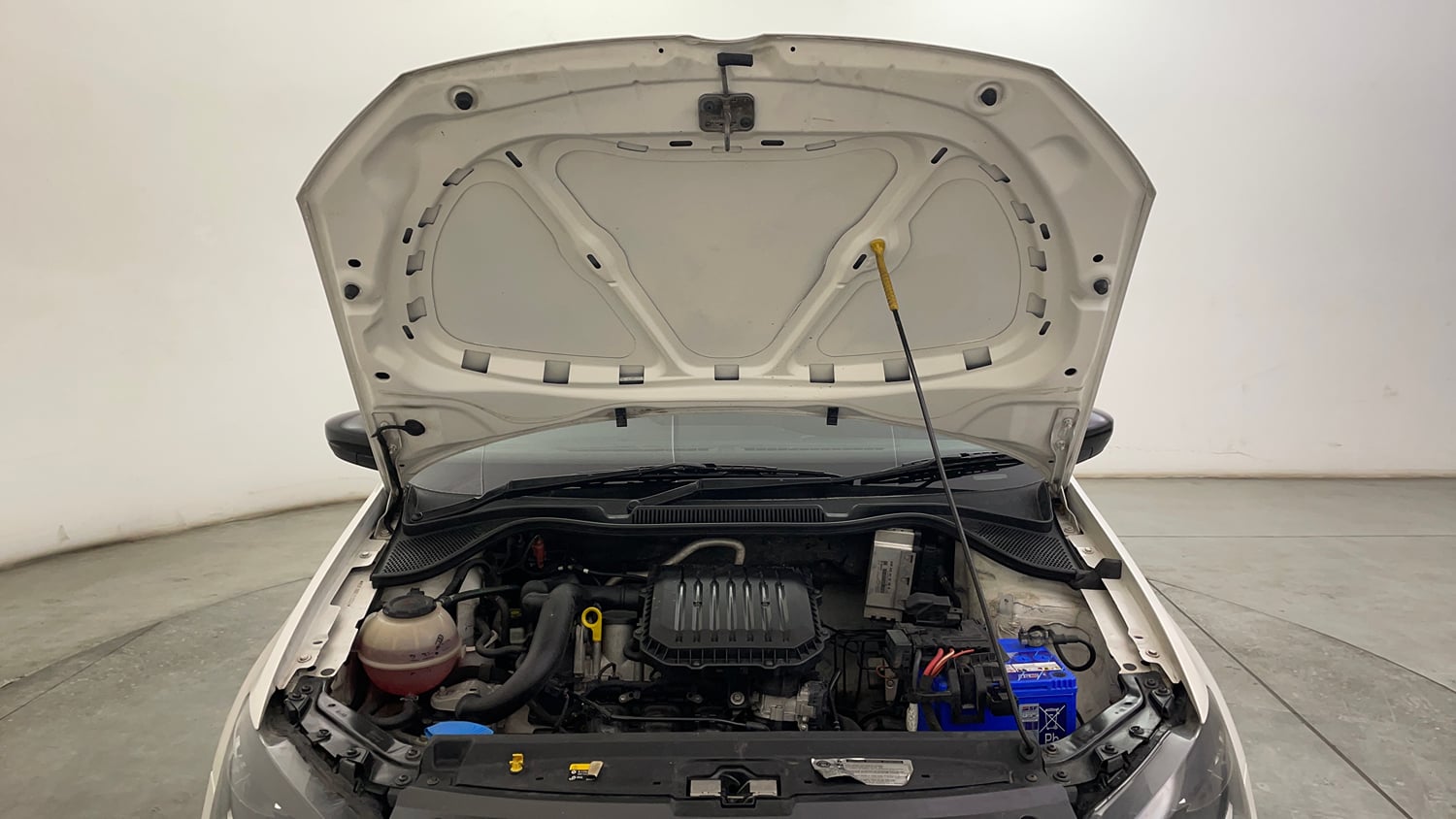 Used 2018 Volkswagen Polo Highline Plus 1.0 (P) 16 Alloy Petrol Manual engine ENGINE & BONNET OPEN FRONT VIEW