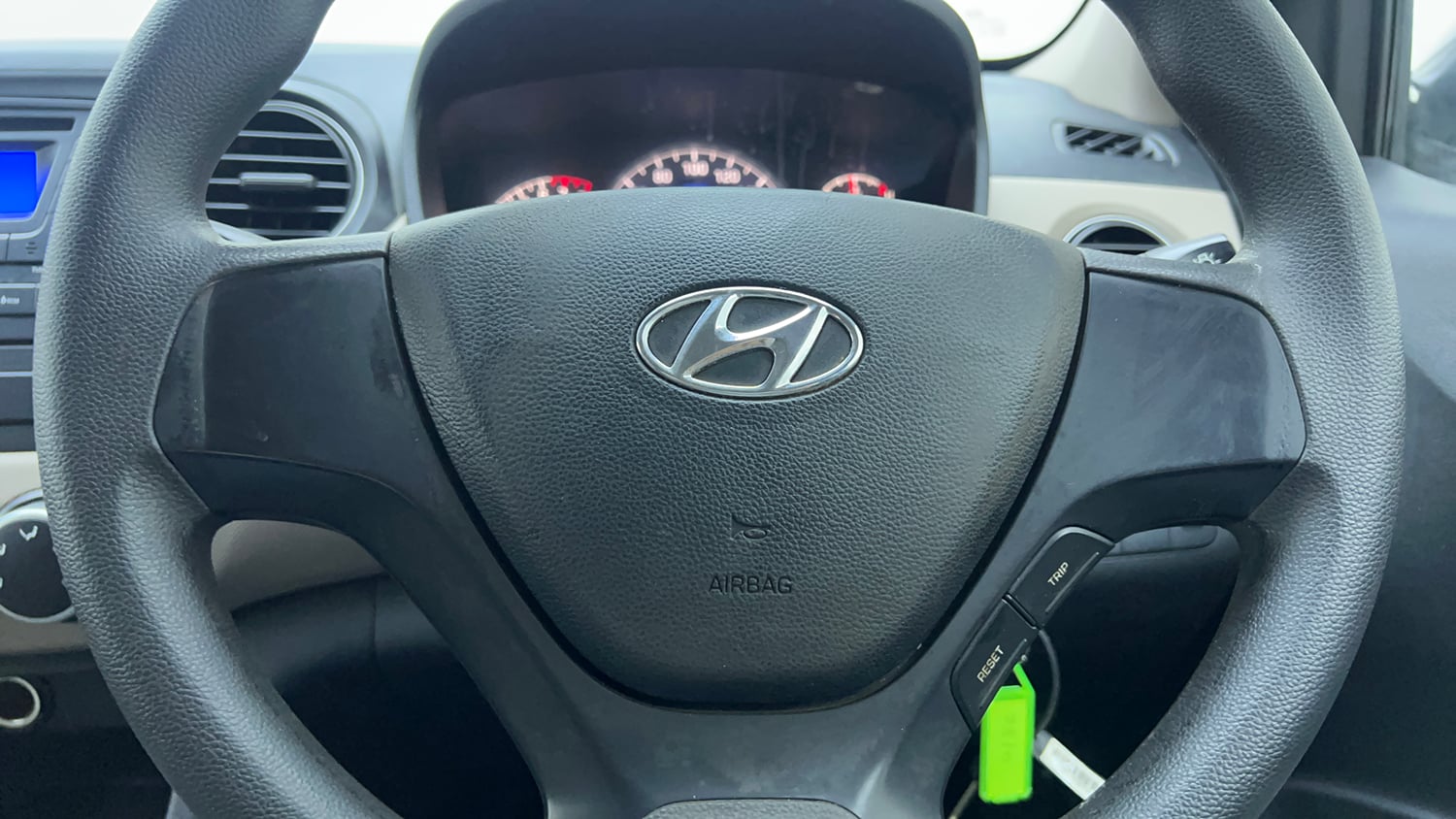 Used 2017 Hyundai Grand i10 Magna 1.2 Kappa VTVT Petrol Manual top_features Steering mounted controls