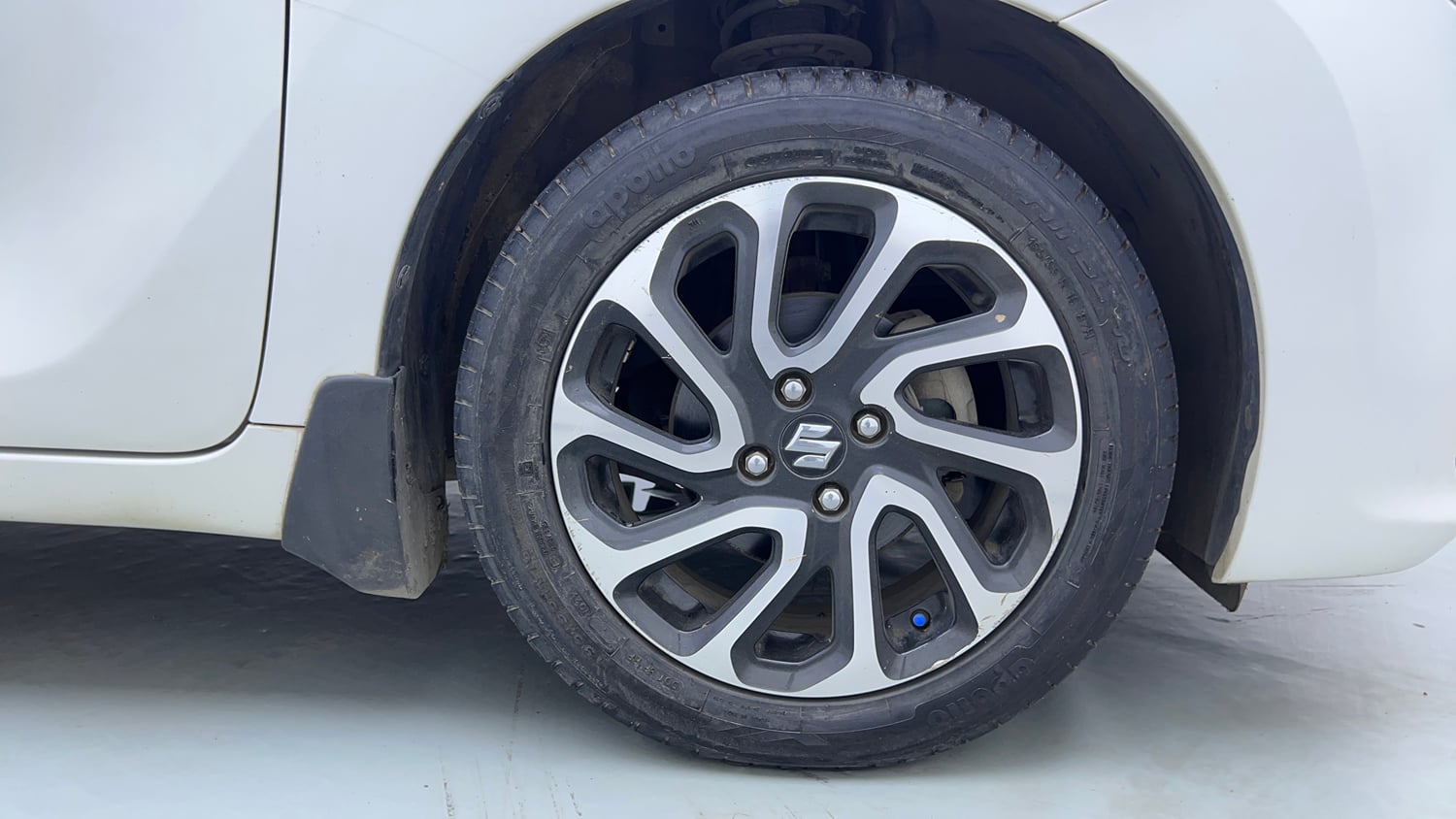 Used 2022 Maruti Suzuki Baleno Alpha MT Petrol Manual tyres RIGHT FRONT TYRE RIM VIEW