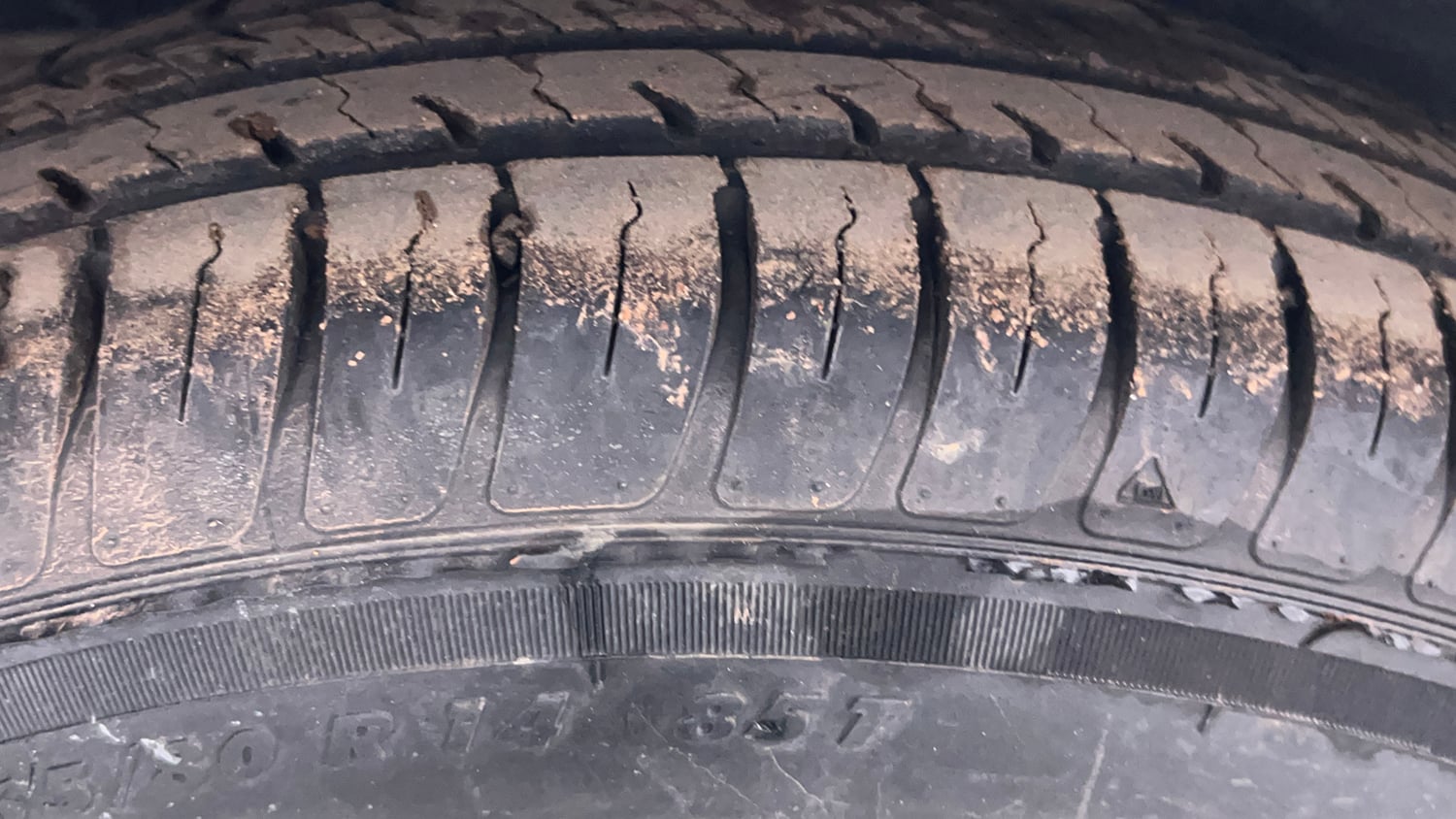 Used 2015 Maruti Suzuki Swift VXi Petrol Manual tyres RIGHT REAR TYRE TREAD VIEW
