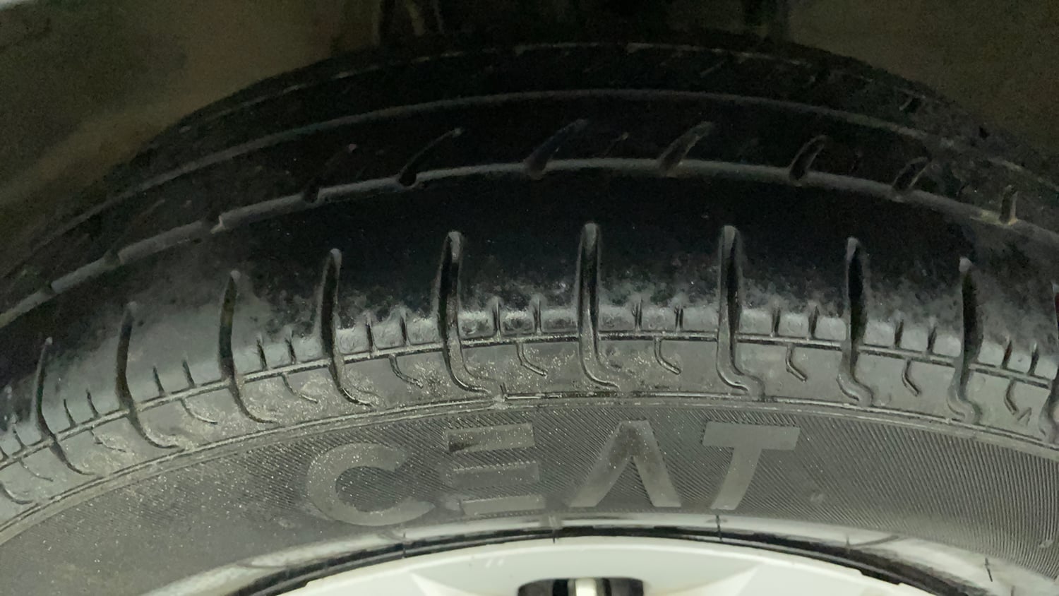 Used 2022 Maruti Suzuki Alto 800 VXi Petrol Manual tyres LEFT FRONT TYRE TREAD VIEW