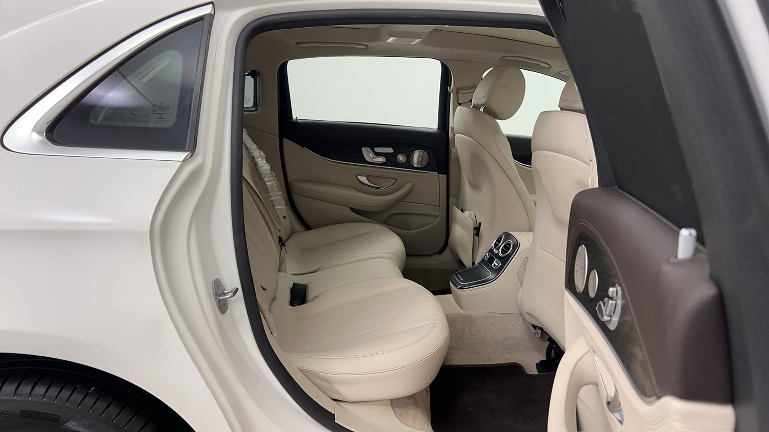 Used 2022 Mercedes-Benz E-Class E 220d Exclusive Diesel Automatic interior RIGHT SIDE REAR DOOR CABIN VIEW