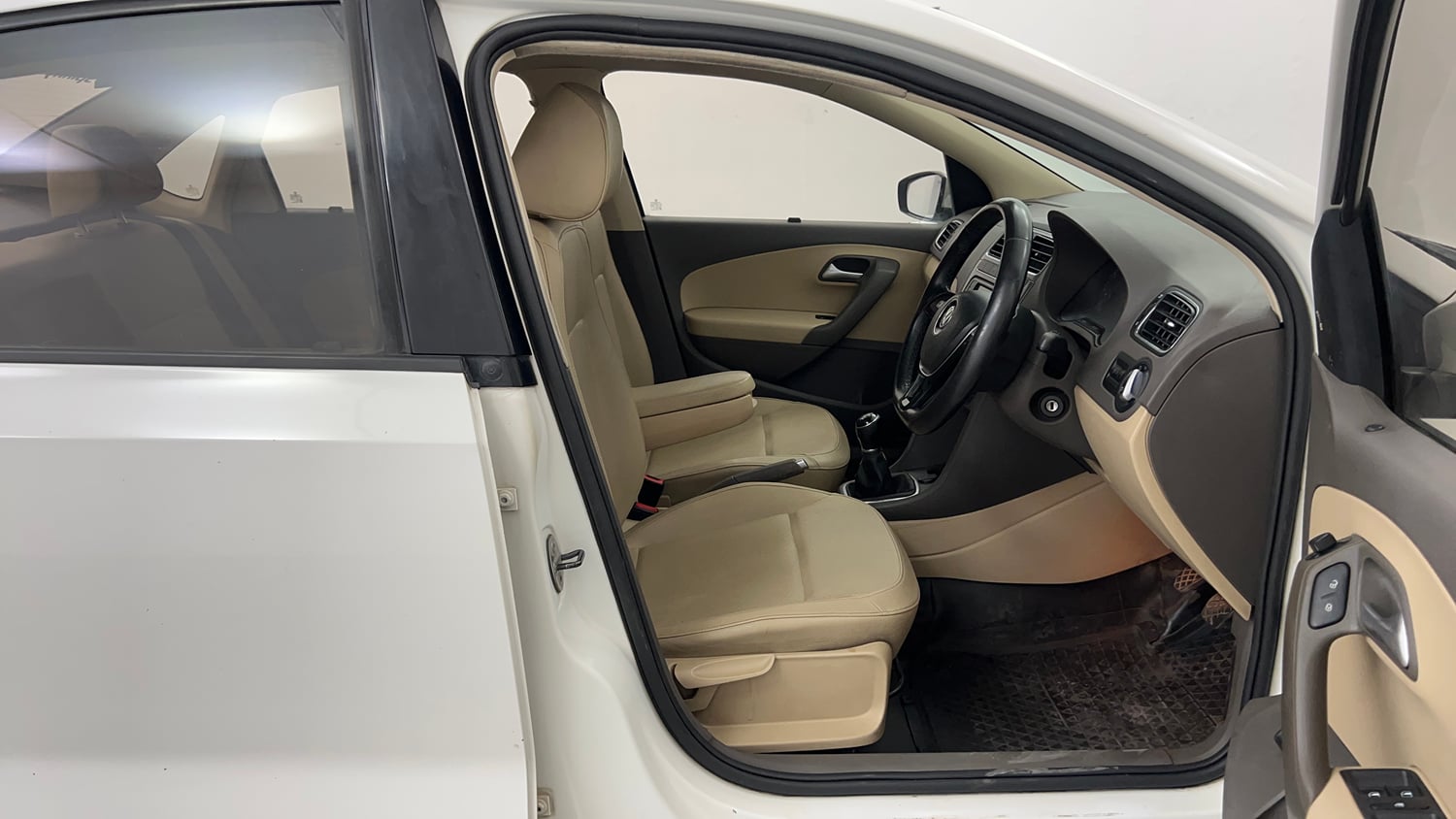 Used 2019 Volkswagen Vento Highline 1.5 (D) Diesel Manual interior RIGHT SIDE FRONT DOOR CABIN VIEW