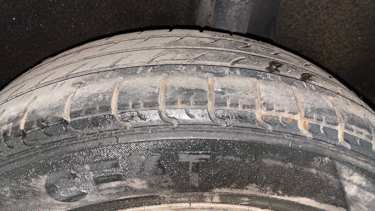 Used 2017 Maruti Suzuki Baleno Delta 1.2 Petrol Manual tyres LEFT REAR TYRE TREAD VIEW