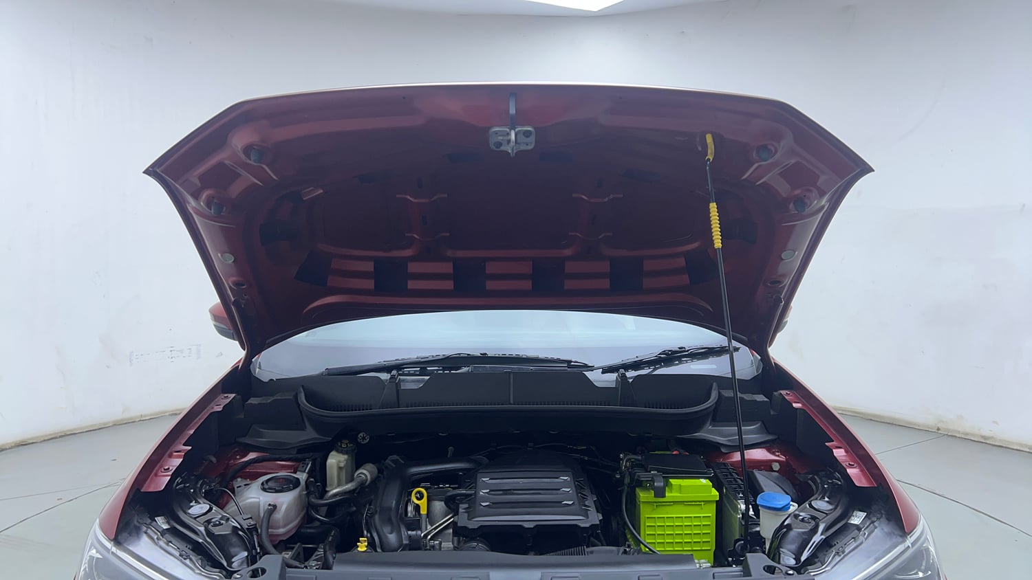 Used 2023 Volkswagen Taigun Topline 1.0 TSI MT Petrol Manual engine ENGINE & BONNET OPEN FRONT VIEW