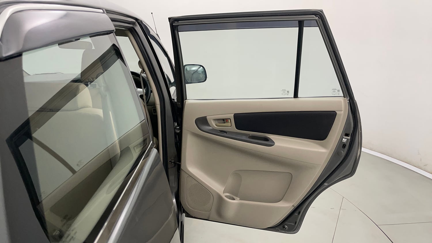Used 2013 Toyota Innova 2.5 GX 8 STR BS-III Diesel Manual interior RIGHT REAR DOOR OPEN VIEW