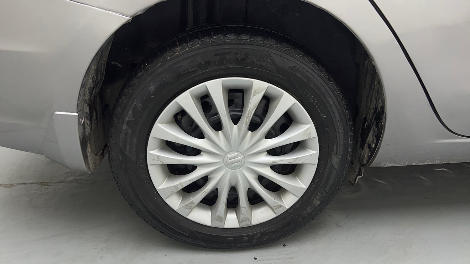 Used 2019 Maruti Suzuki Ciaz Sigma Hybrid 1.5 Petrol Manual tyres RIGHT REAR TYRE RIM VIEW