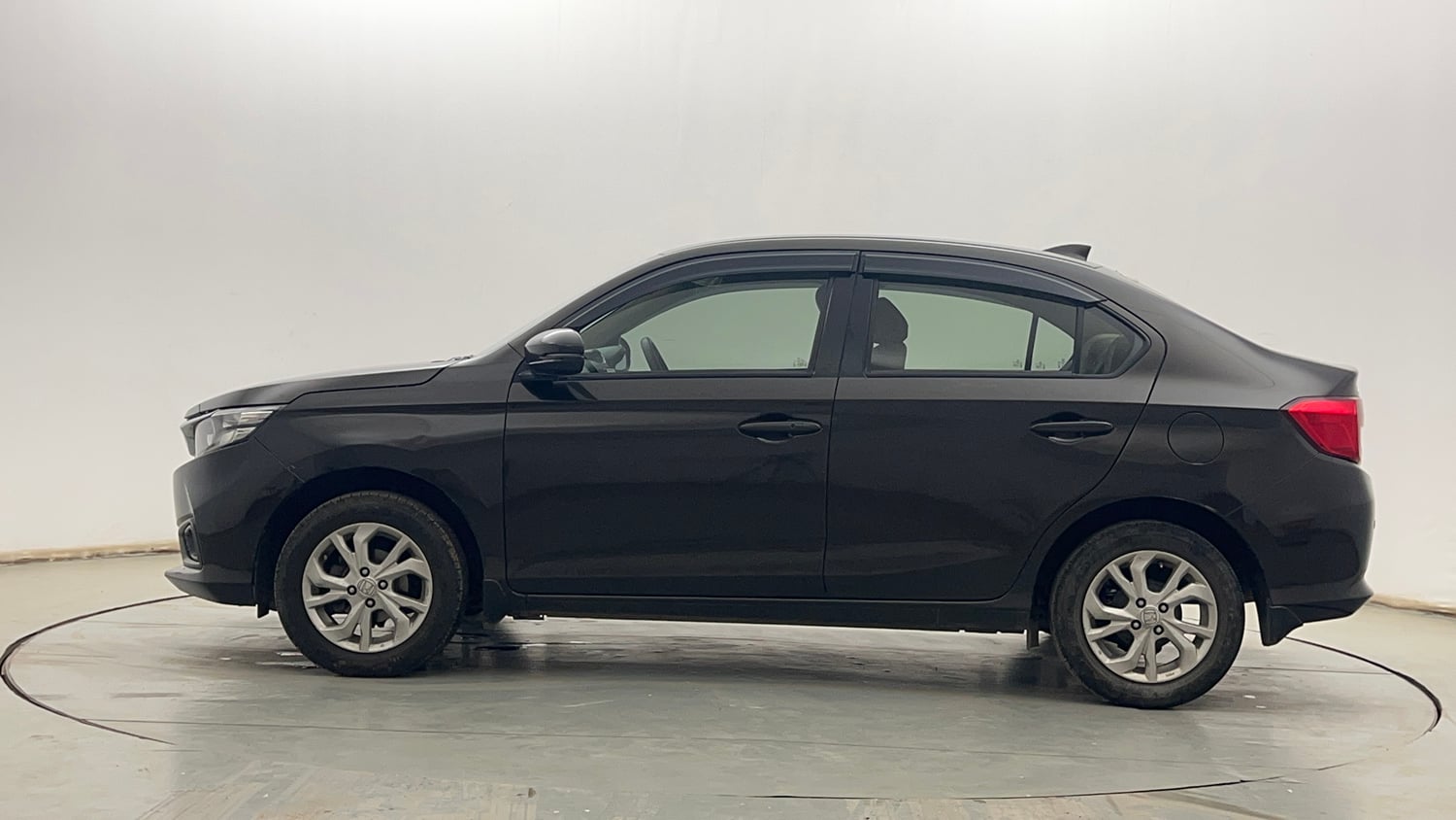 Used 2018 Honda Amaze 1.2 VX MT Petrol Petrol Manual exterior LEFT SIDE VIEW