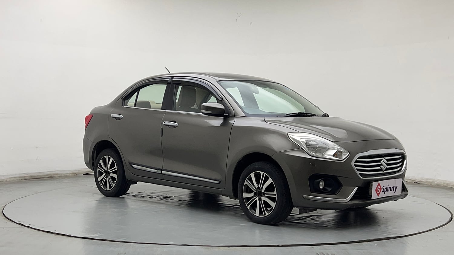 Used 2018 Maruti Suzuki Dzire VXi AMT Petrol Automatic exterior RIGHT FRONT CORNER VIEW