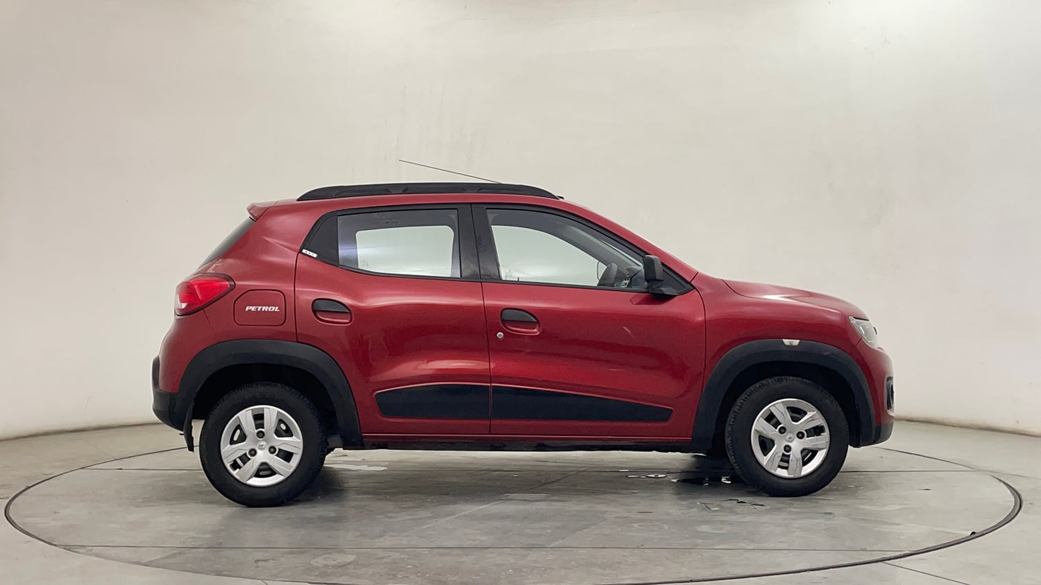 Used 2015 Renault Kwid RXT Petrol Manual exterior RIGHT SIDE VIEW