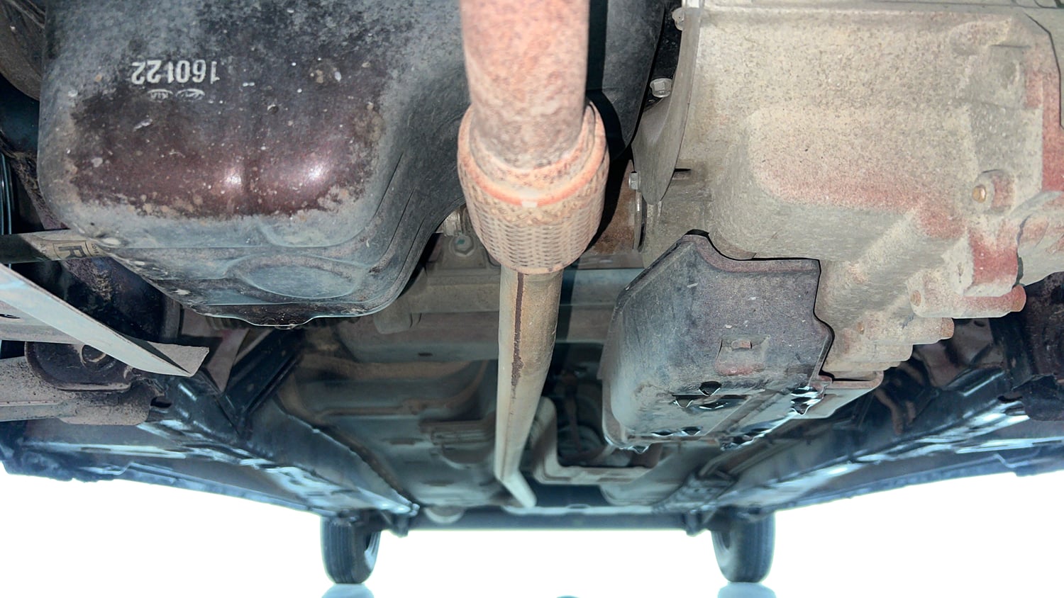Used 2016 Hyundai Eon D-Lite + Petrol Manual extra FRONT LEFT UNDERBODY VIEW