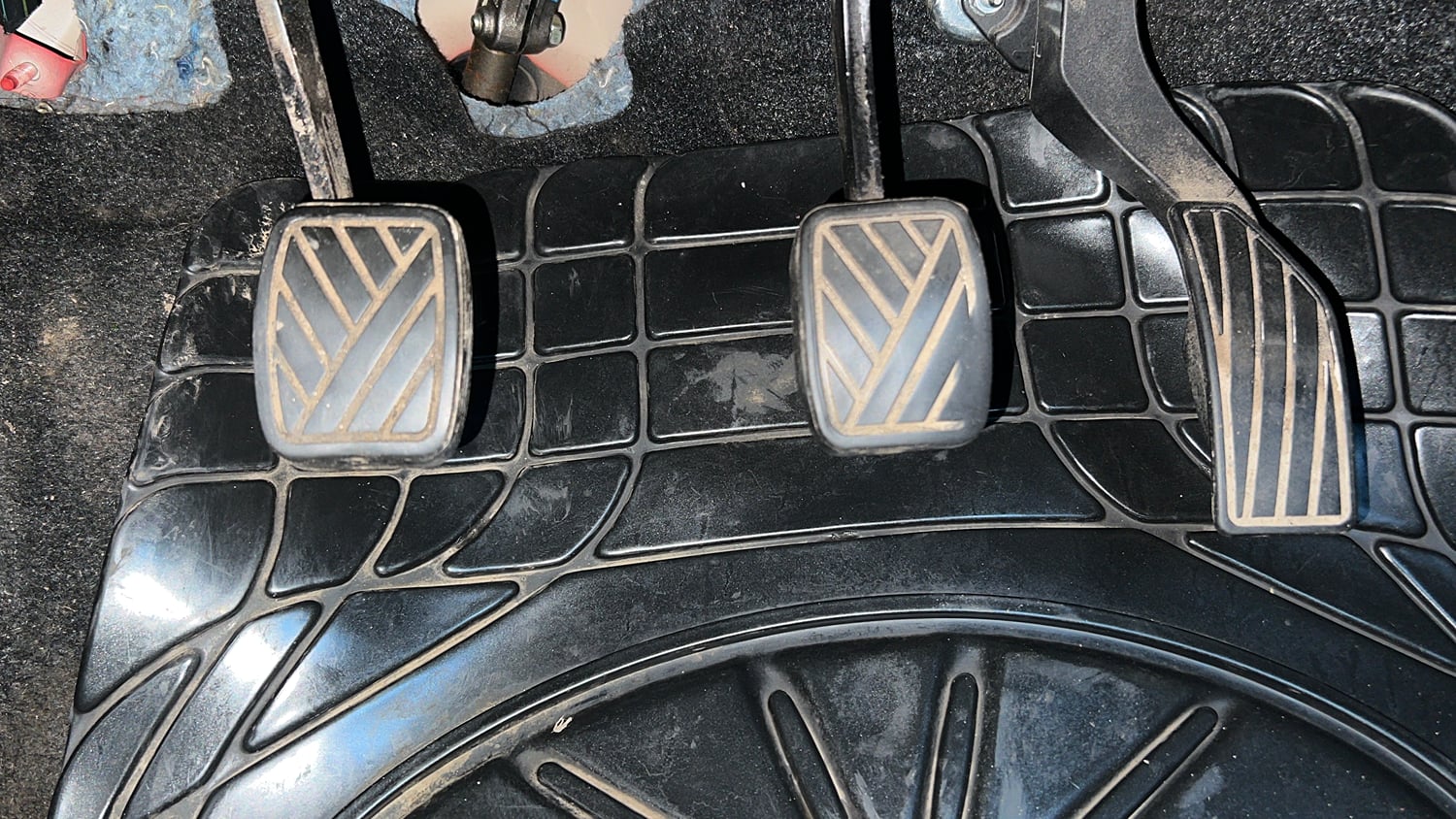 Used 2014 Maruti Suzuki Swift VXi Petrol Manual interior PEDALS VIEW
