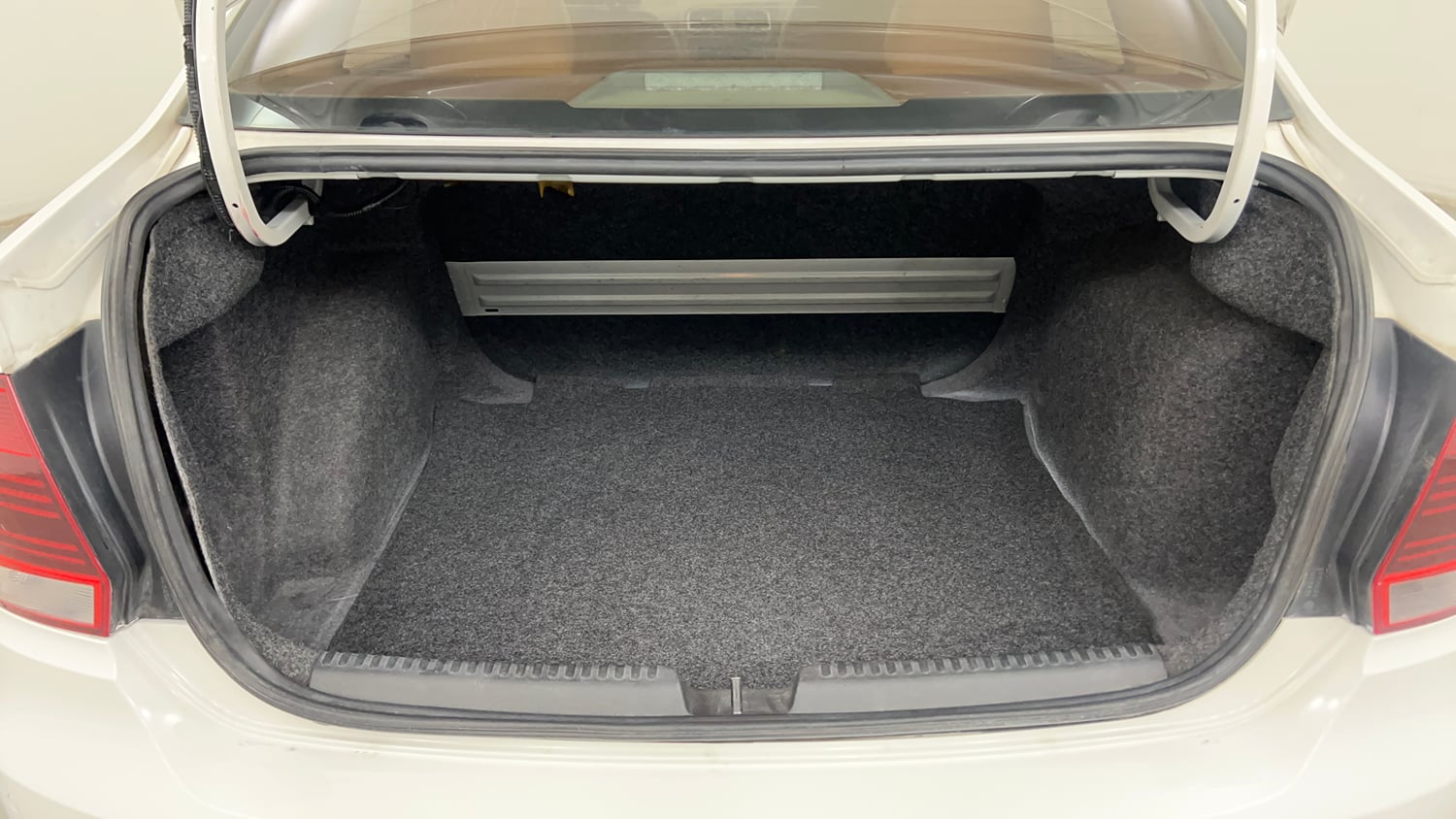 Used 2019 Volkswagen Vento Highline 1.5 (D) Diesel Manual interior DICKY INSIDE VIEW