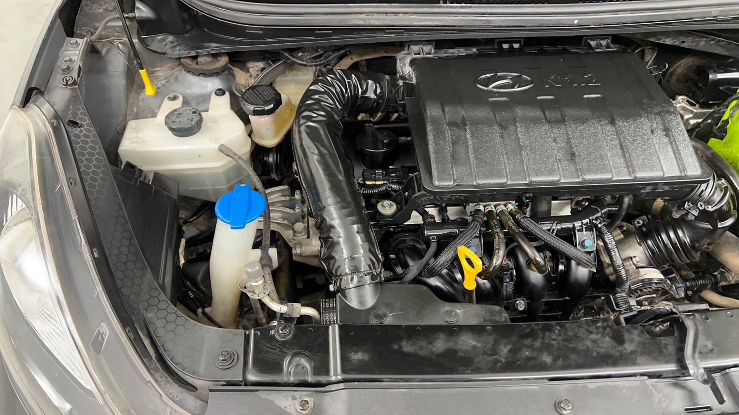 Used 2023 Hyundai Aura SX 1.2 CNG Cng Manual engine ENGINE RIGHT SIDE VIEW
