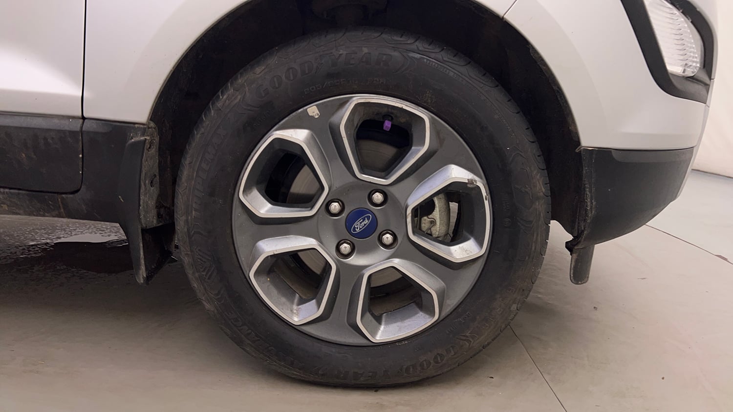 Used 2021 Ford EcoSport S MT 1.5 Ti-VCT Petrol Manual tyres RIGHT FRONT TYRE RIM VIEW