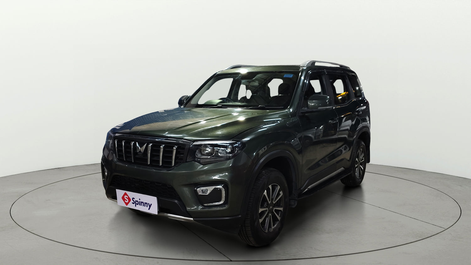 Used 2022 Mahindra Scorpio N Z8 L Petrol MT 7 STR Petrol Manual exterior LEFT FRONT CORNER VIEW