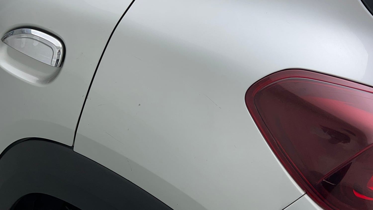 Used 2022 Renault Kwid RXT 1.0 (O) Petrol Manual dents MINOR SCRATCH