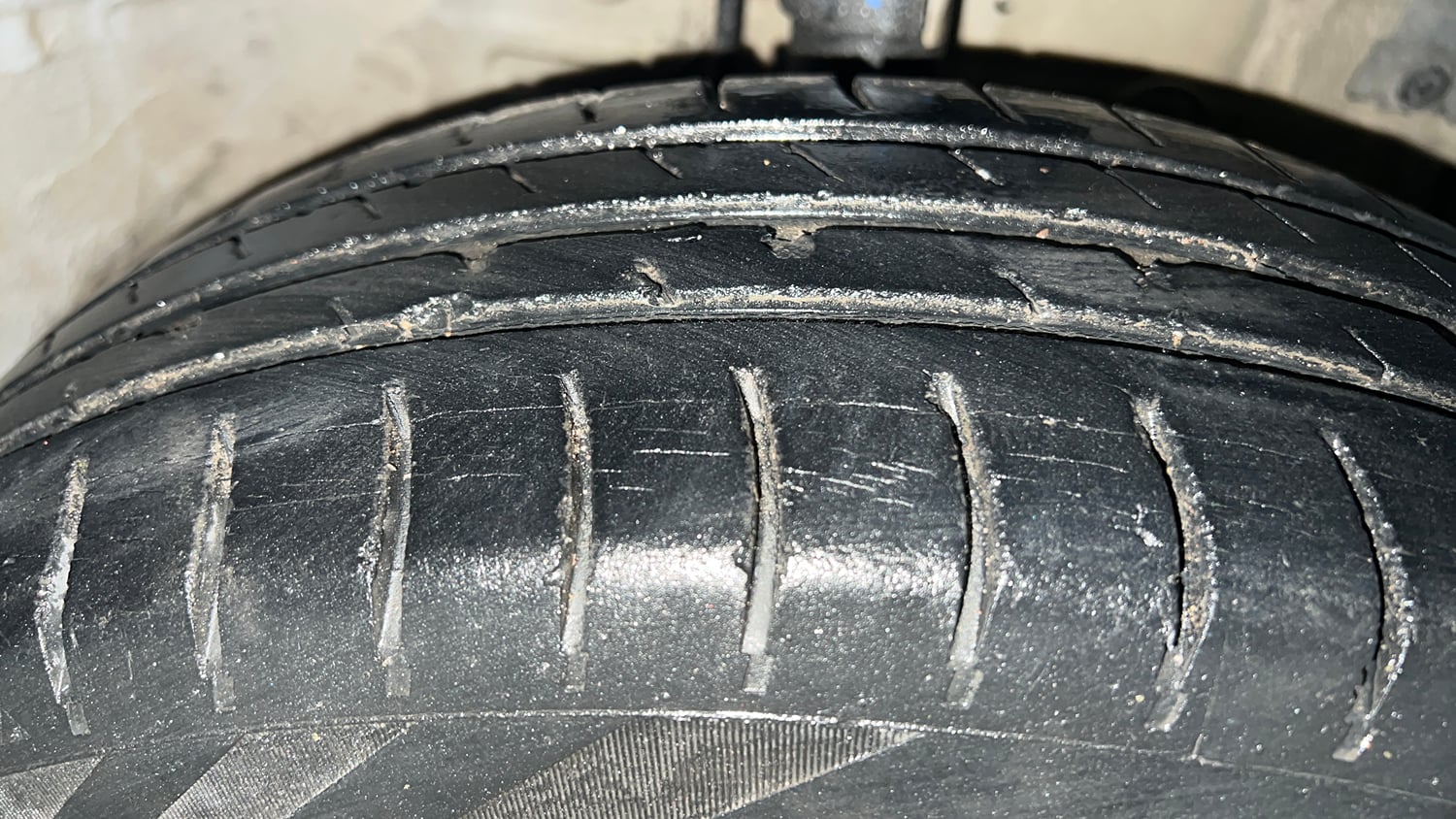 Used 2012 Maruti Suzuki Swift LXI CNG (Outside Fitted) Cng Manual tyres RIGHT FRONT TYRE TREAD VIEW