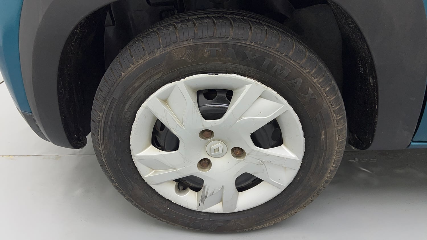 Used 2020 Renault Kwid RXL Petrol Manual tyres LEFT FRONT TYRE RIM VIEW