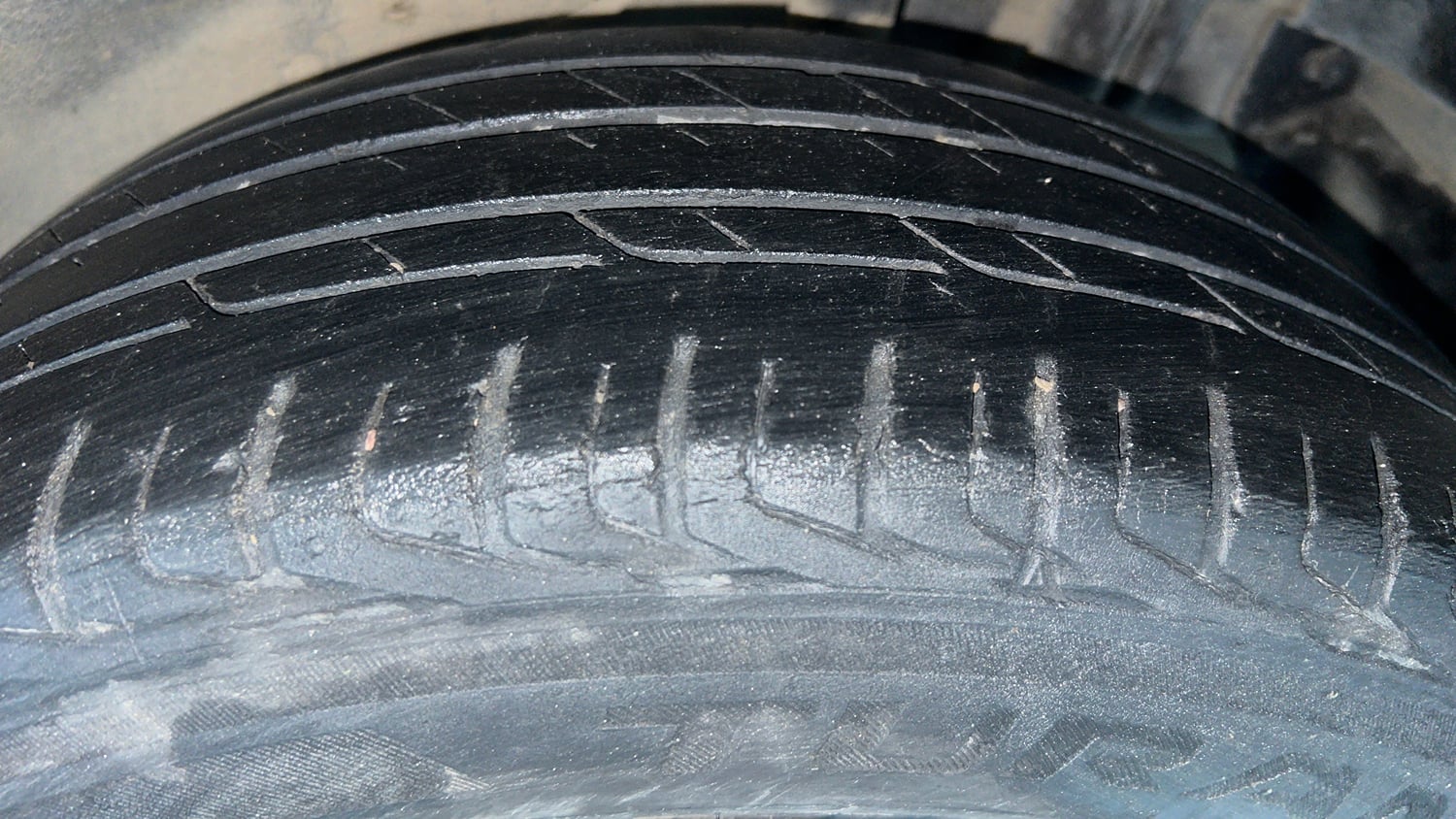 Used 2021 Tata Nexon XZA Plus Diesel Diesel Automatic tyres LEFT REAR TYRE TREAD VIEW