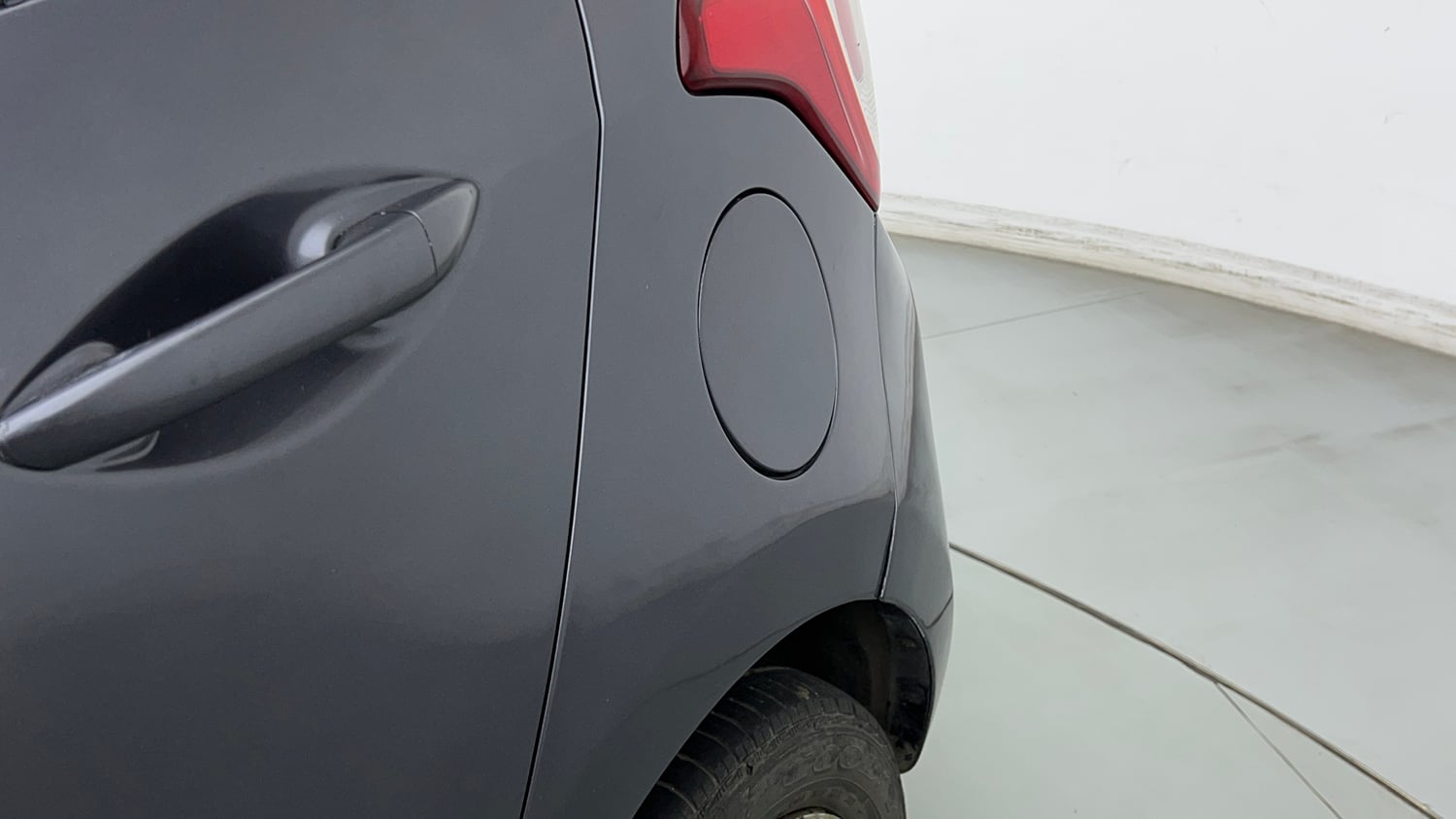 Used 2015 Hyundai Grand i10 Magna 1.2 Kappa VTVT Petrol Manual dents MINOR SCRATCH