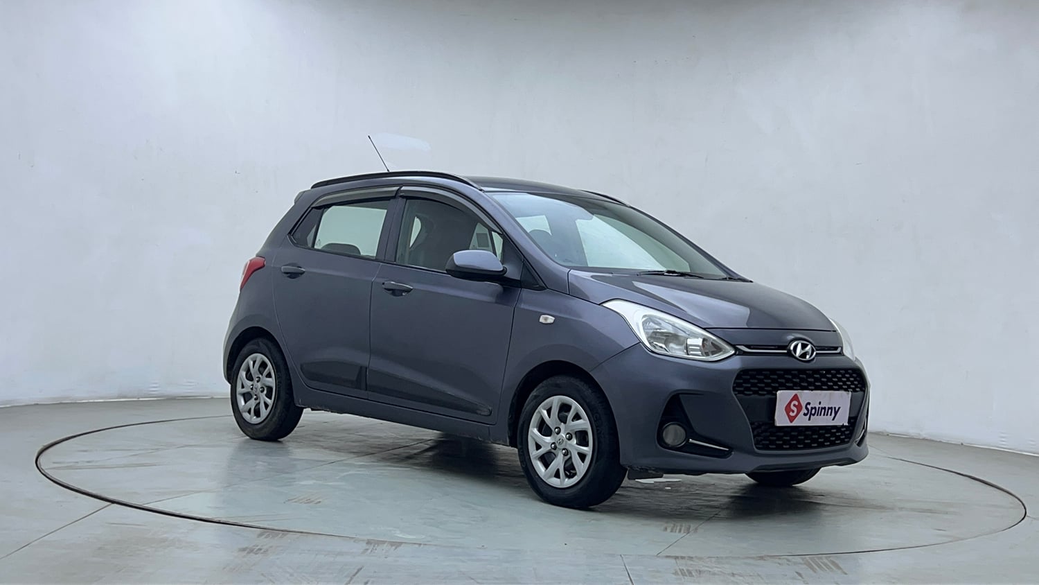 Used 2017 Hyundai Grand i10 Magna 1.2 Kappa VTVT Petrol Manual exterior RIGHT FRONT CORNER VIEW