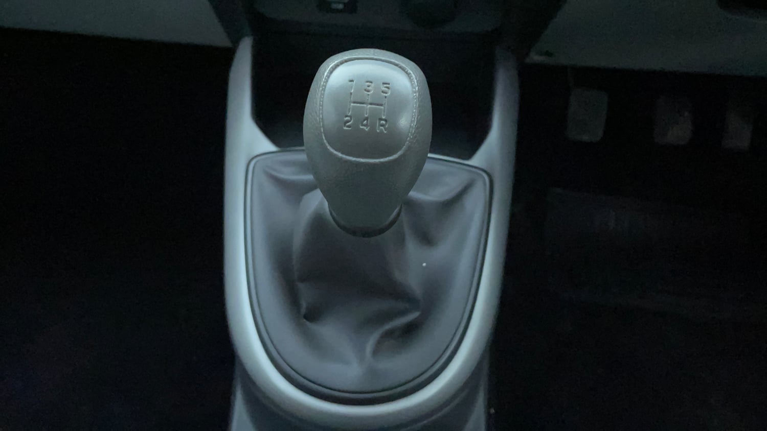 Used 2022 Hyundai Grand i10 Nios Magna 1.2 Kappa VTVT Petrol Manual interior GEAR  KNOB VIEW