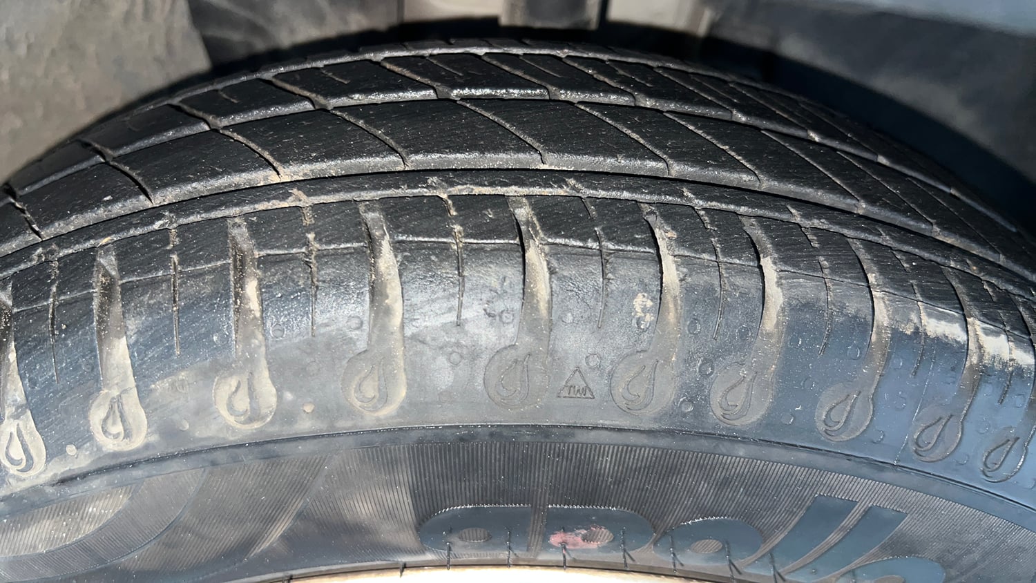 Used 2022 Renault Kwid RXT 1.0 (O) Petrol Manual tyres RIGHT FRONT TYRE TREAD VIEW