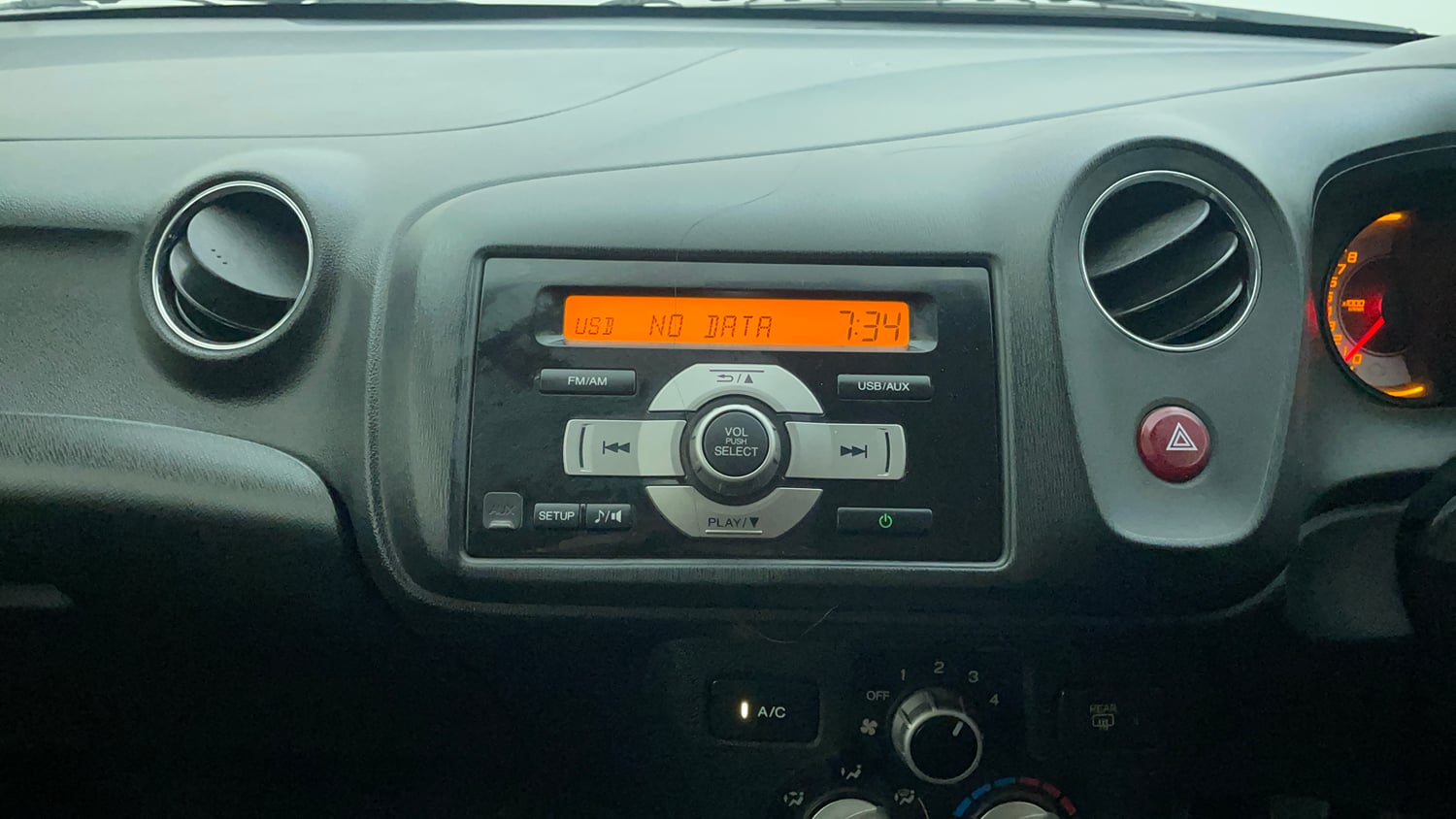 Used 2014 Honda Brio S MT Petrol Manual interior MUSIC SYSTEM & AC CONTROL VIEW