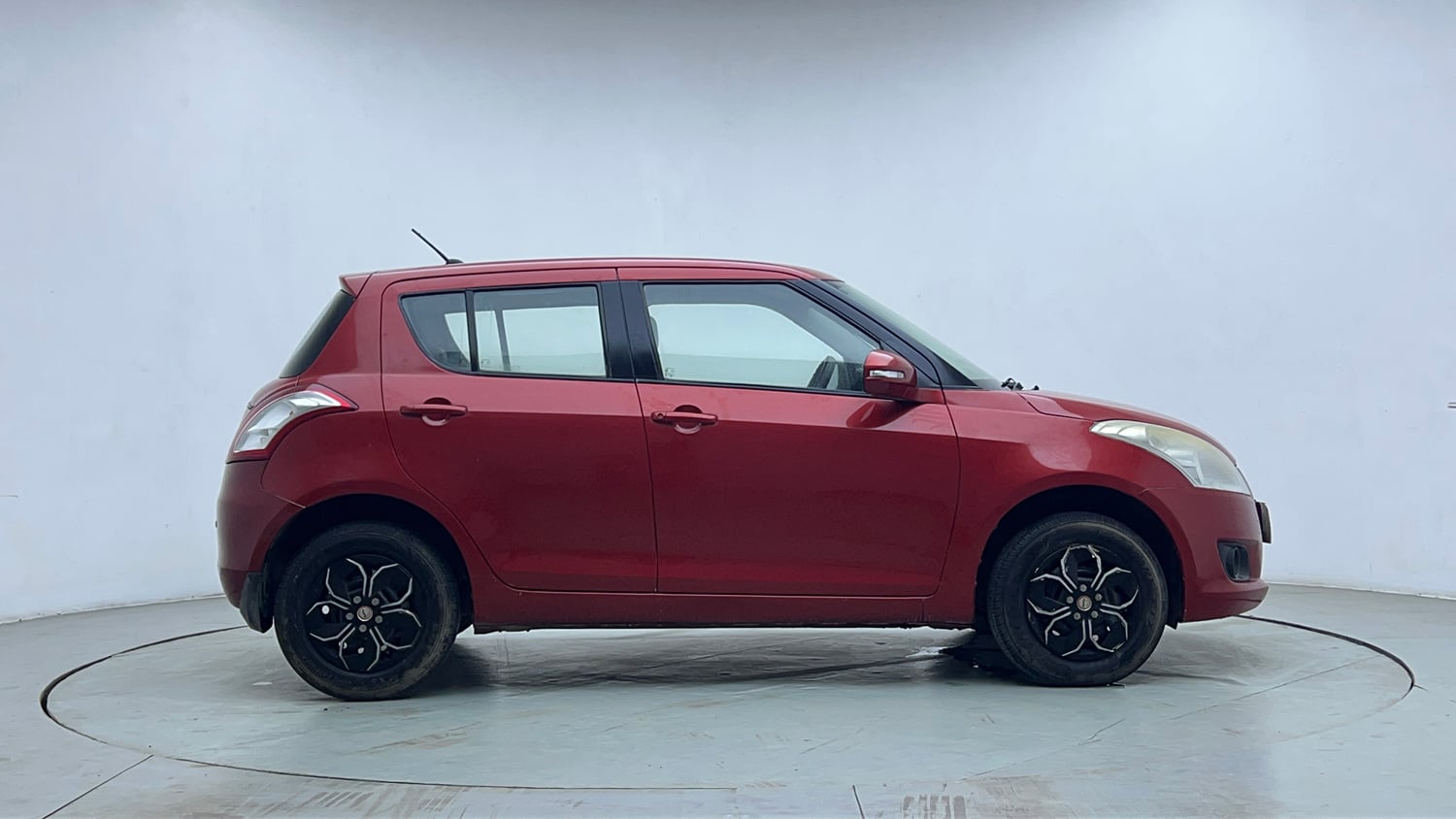 Used 2014 Maruti Suzuki Swift VXi Petrol Manual exterior RIGHT SIDE VIEW
