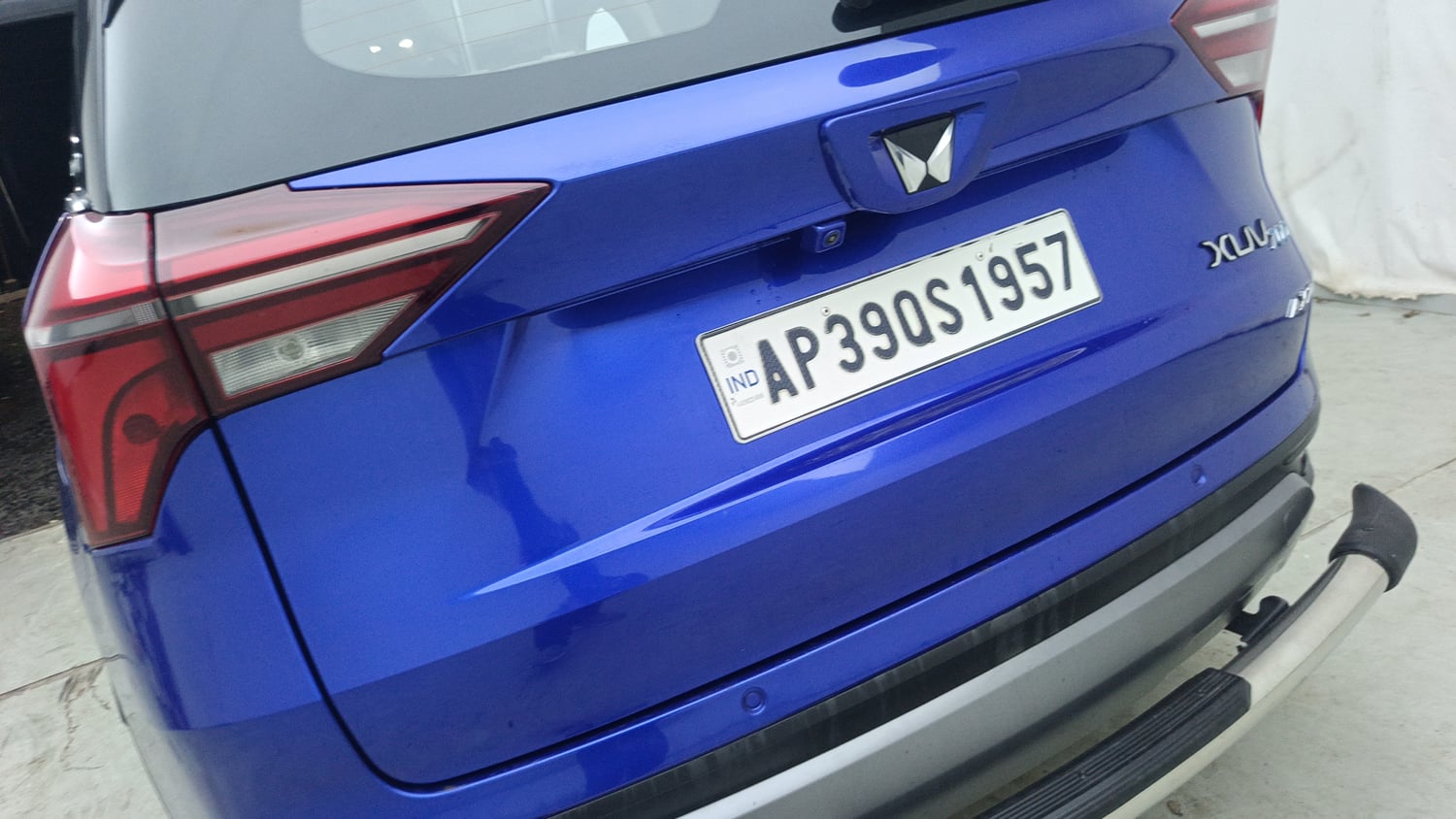 Used 2022 Mahindra XUV700 AX 7 Petrol AT 7 STR Petrol Automatic dents MINOR DENT