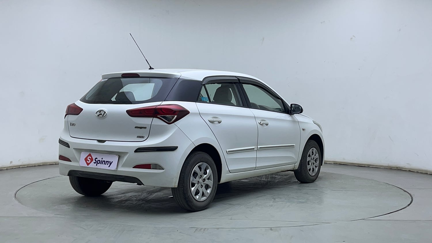 Used 2015 Hyundai Elite i20 Magna 1.2 Petrol Manual exterior RIGHT REAR CORNER VIEW