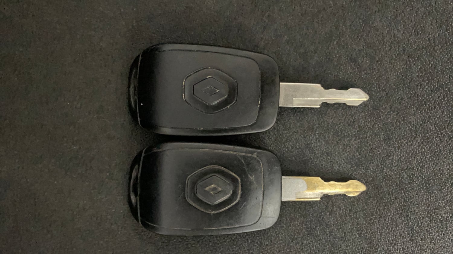 Used 2018 Renault Kwid 1.0 RXT Petrol Manual extra CAR KEY VIEW