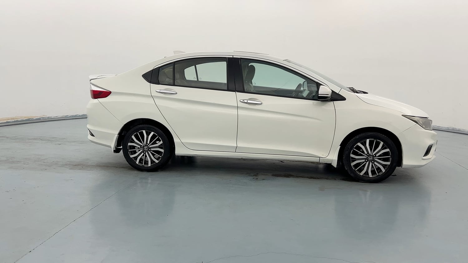 Used 2018 Honda City ZX Diesel Diesel Manual exterior RIGHT SIDE VIEW
