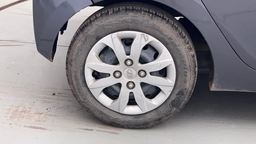 Used 2015 Hyundai Eon 1.0 Kappa Magna + Petrol Manual tyres RIGHT REAR TYRE RIM VIEW