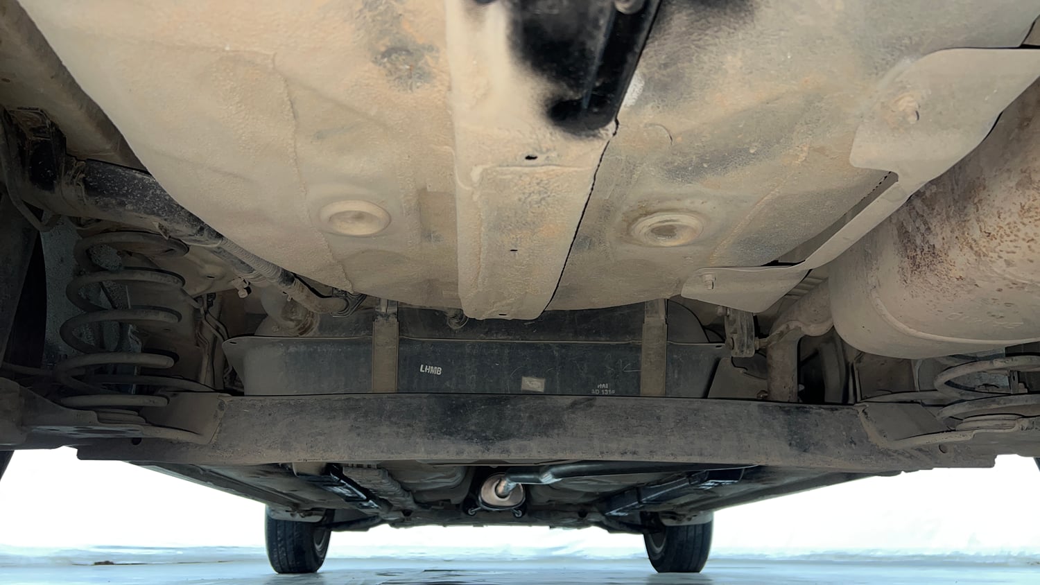 Used 2017 Hyundai Xcent Base ABS 1.2 Petrol Manual extra REAR UNDERBODY VIEW (TAKEN FROM REAR)
