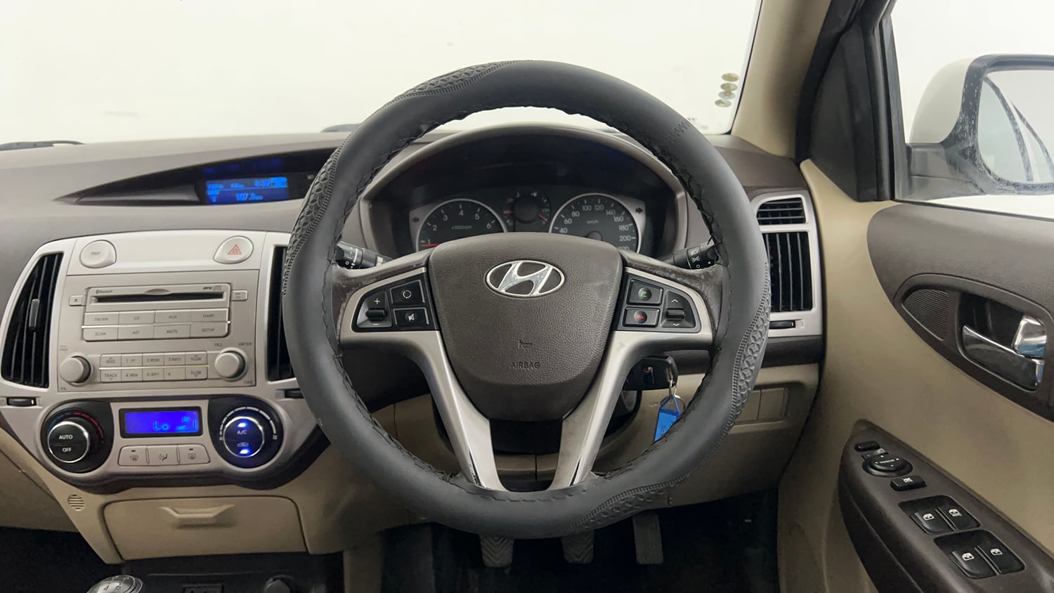 Used 2012 Hyundai i20 Sportz 1.2 BS-IV Petrol Manual interior STEERING VIEW